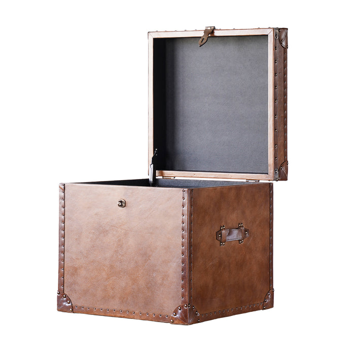 Pembroke Trunk, Square