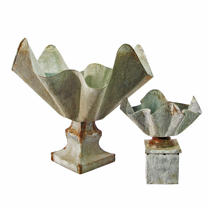 Kerchief Planter with Base